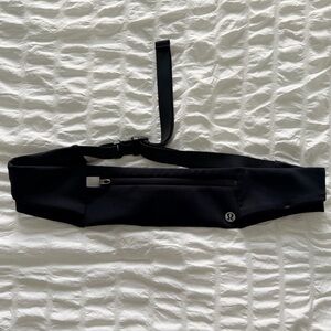 Lululemon Fast and Free Running Belt